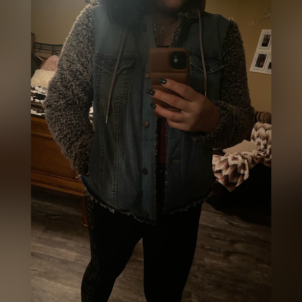 Sherpa Jean Jacket - Picture 3 of 6